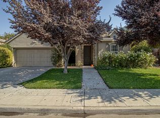 598 S Shelly Ave, Fresno, CA 93727