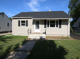 1028 Jackson St, Aurora, IL 60505