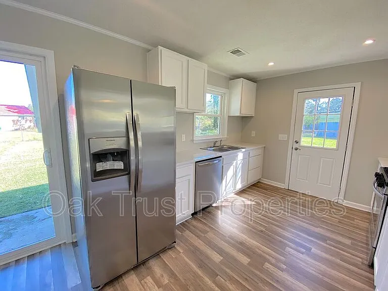 167 Giles Dr — Photo 5