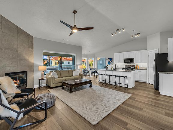 3rd image of 457 E Oasis Dr #57