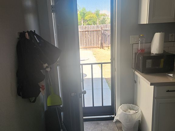 5th image of 1676 Dillard St