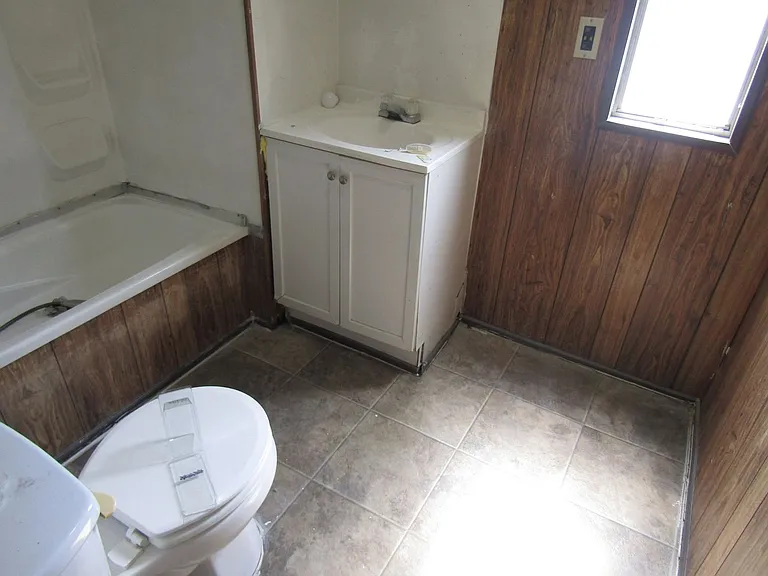 1219 W Oglethorpe Hwy — Photo 19