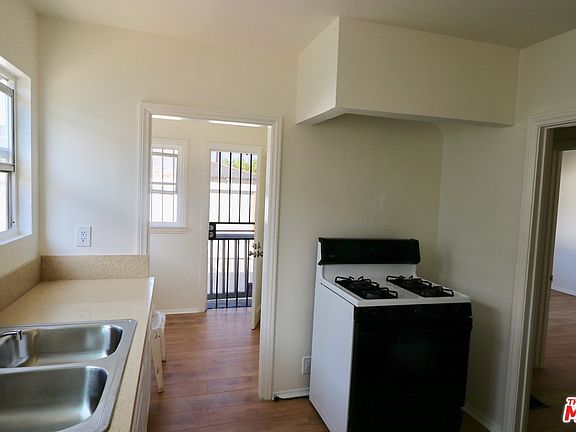 5th image of 9604 Ocean Gate Ave