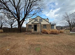 11524 Hackett St, Sugar Creek, MO 64054