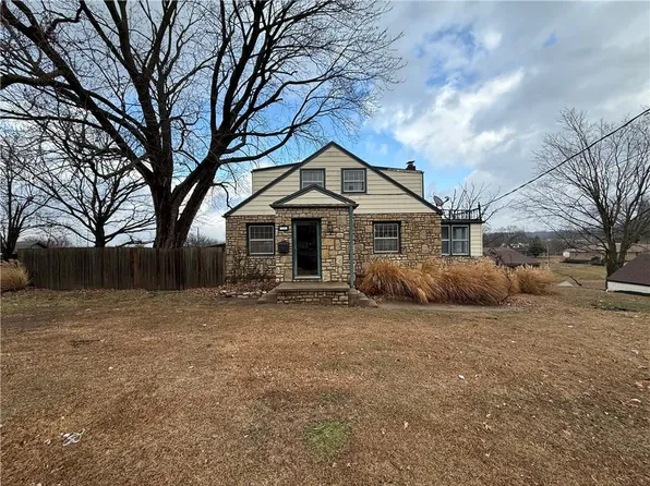 11524 Hackett St, Sugar Creek, MO 64054