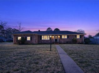 524 Summit Ridge Dr, Chesapeake, VA 23322