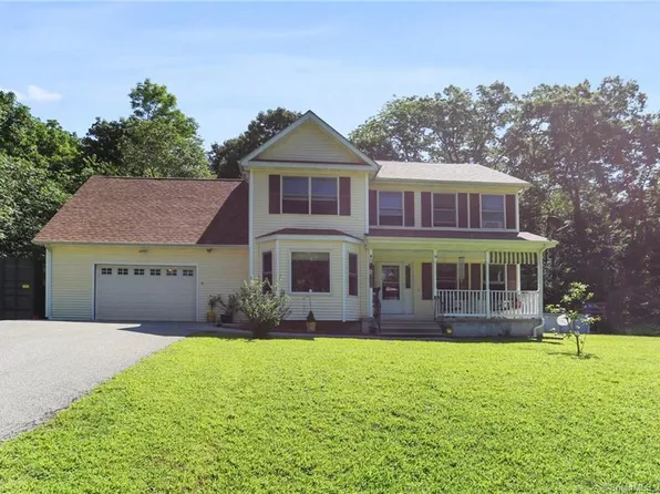 18 Bob White Way, Plainfield, CT 06354