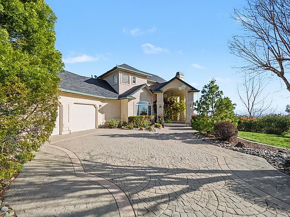 4th image of 15223 Ledgewood Dr