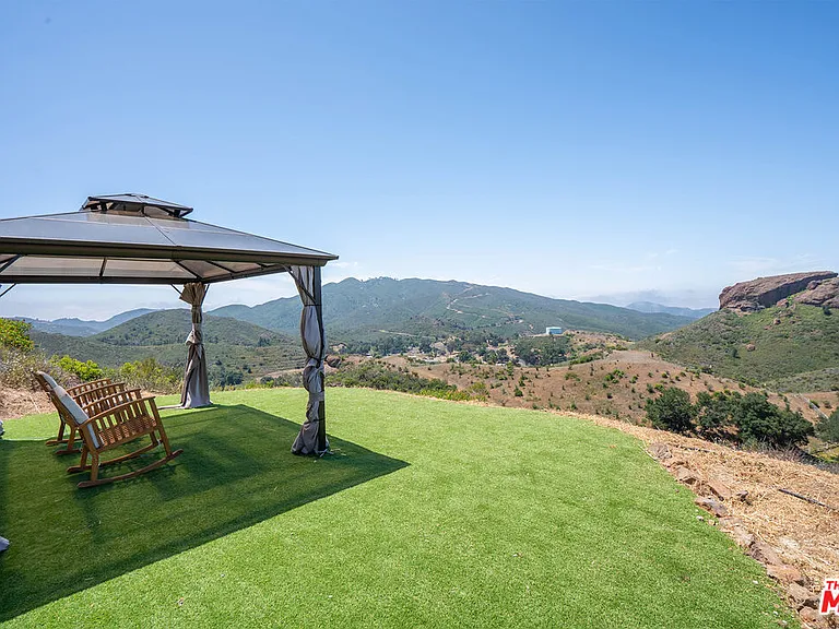 32194 Mulholland Hwy — Photo 25