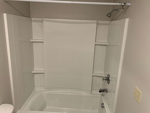 2nd image of 1015 E 1st St #3
