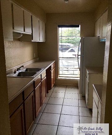 4th image of 2304 Shidler Dr