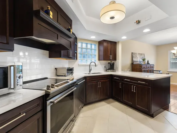 109 Weybridge Circle #B, Royal Palm Beach, FL 33411