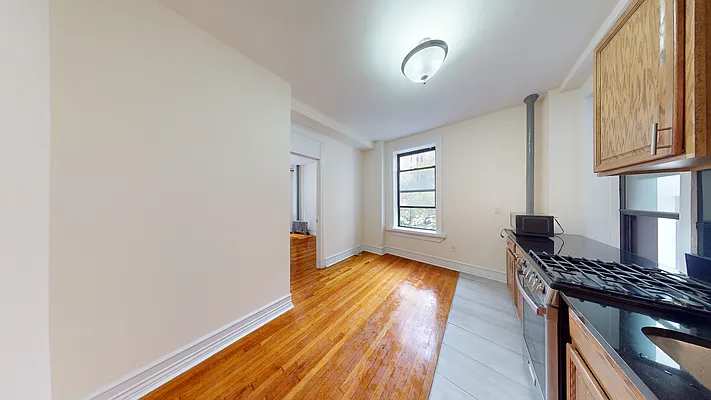 Rented by Bond New York | media 9