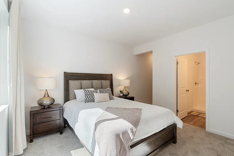 3 bed, 2.0 bath, 1562 sqft, $2,595 — Photo 3