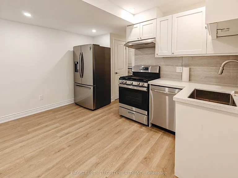 598 Crawford St #LOWER — Photo 2