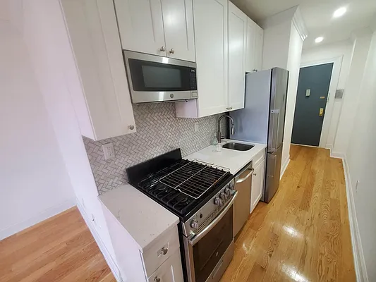 Rented by Corcoran | media 28