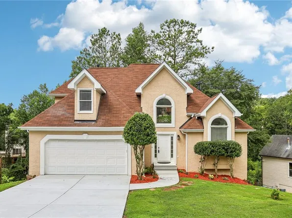 2311 Carrington Dr, Ellenwood, GA 30294