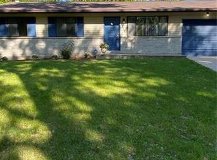 1858 Longford Dr, Saint Louis, MO 63136
