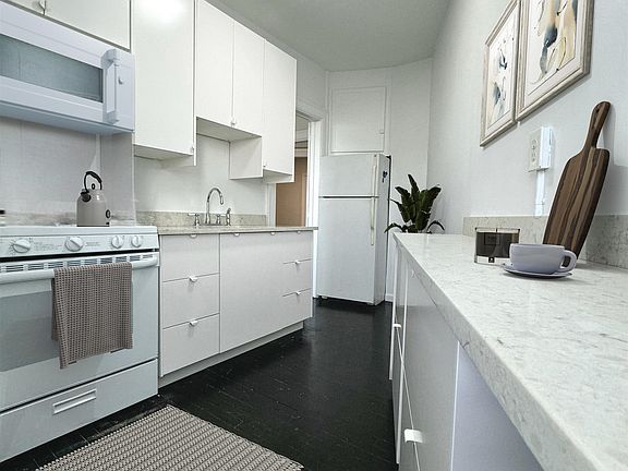 4th image of 2600 Kennedy Blvd APT 4B