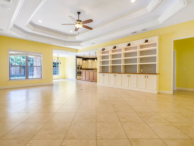 651 Powell Dr NE — Photo 8