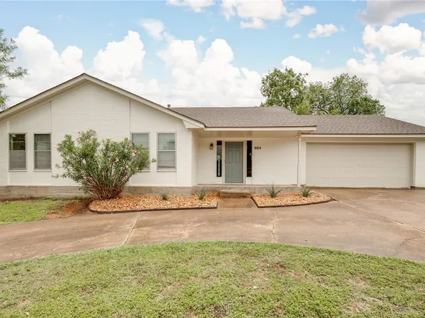904 Holleman Dr, College Station, TX 77840