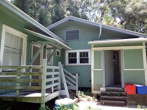 1402 NW 6th Pl Photo 1