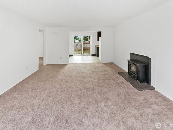 3rd image of 15408 74th Avenue E