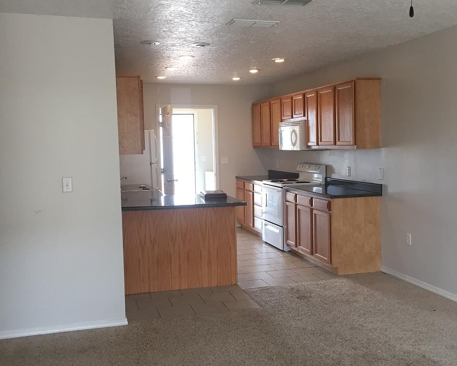 2nd image of 1821 N Dr Mlk Jr Blvd APT C