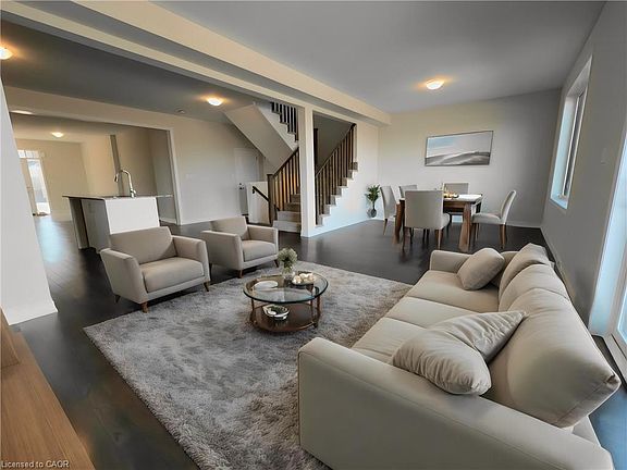 4th image of 92 Starfire Cres