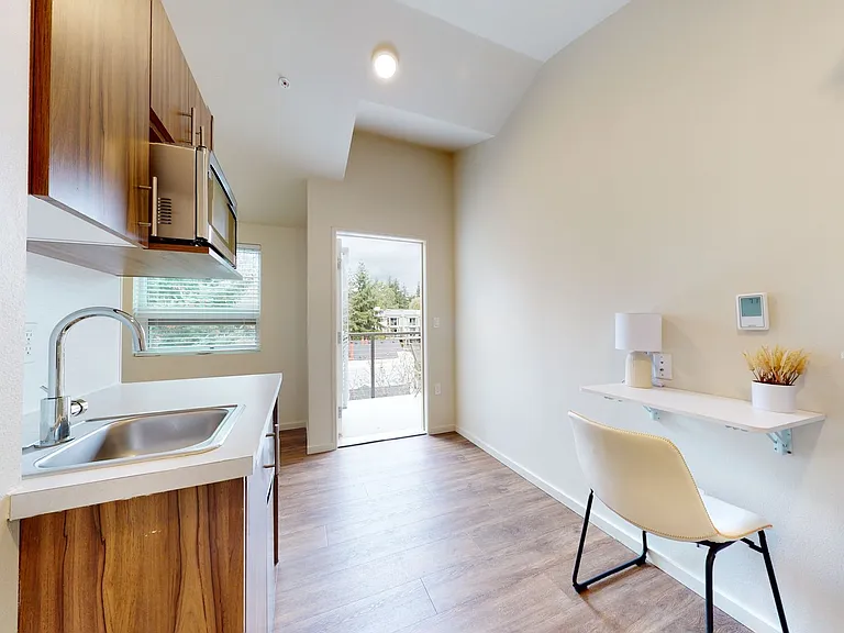 Plaza Apartments — Photo 122