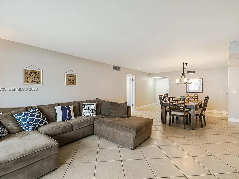 6039 Collins Ave #936 — Photo 5
