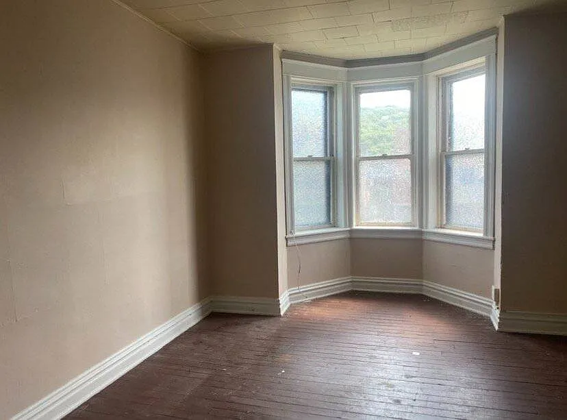 3 bed, 1.0 bath, $1,850 — Photo 2