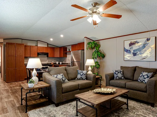 303 Everett Pl, Udall, KS 67146