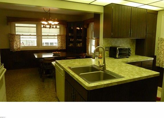 4th image of 6803 Vandalia Ave