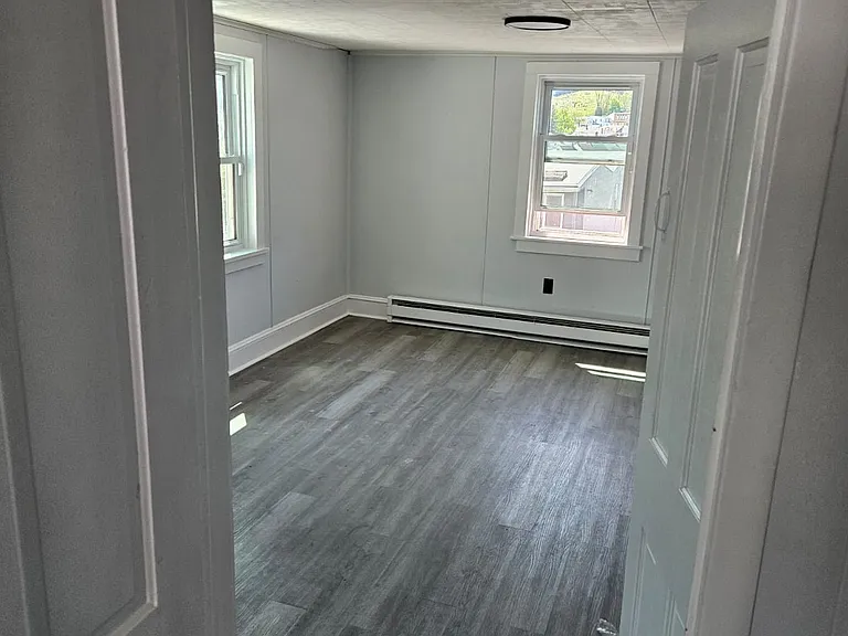 349 New Castle St #3 — Photo 7