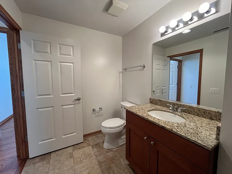 974 W 35th Pl #701 — Photo 23