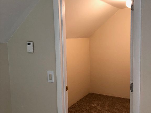 bedroom 3 walk-in closet