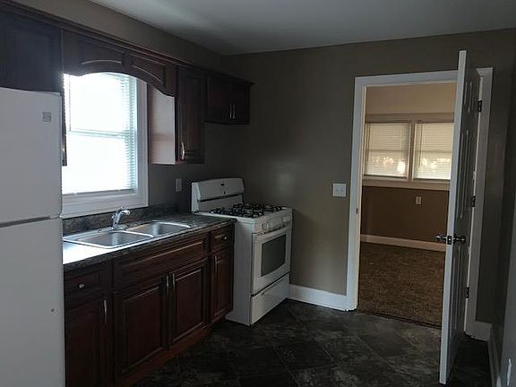 3rd image of 103 S Morgan St