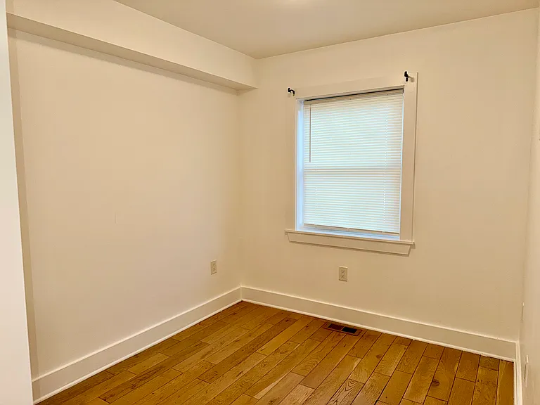 Holbrook St NE — Photo 10