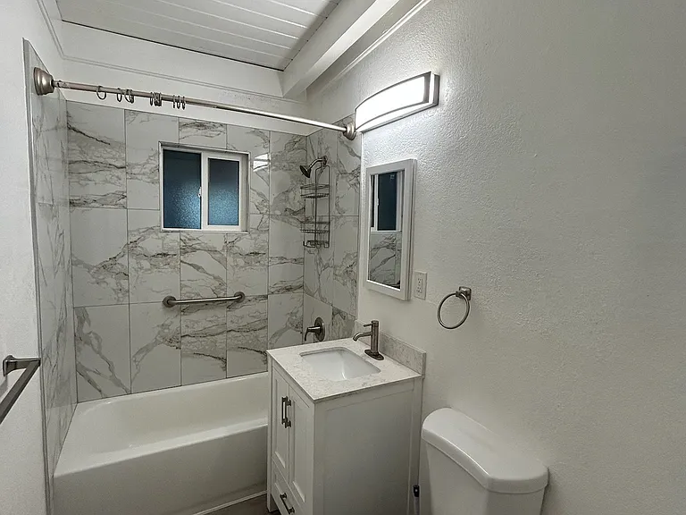 1412 Harrison St — Photo 12