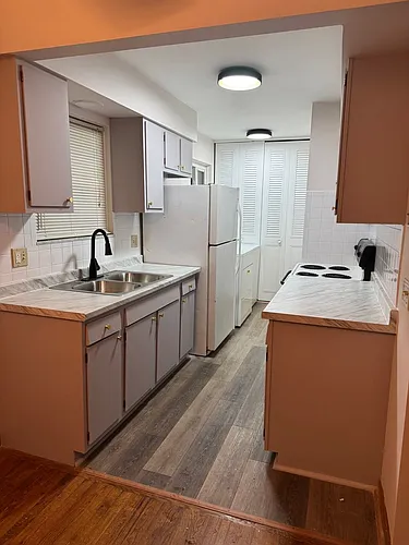565 West Ave Photo 1