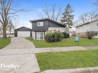 5425 La Palm Dr, Oak Forest, IL 60452