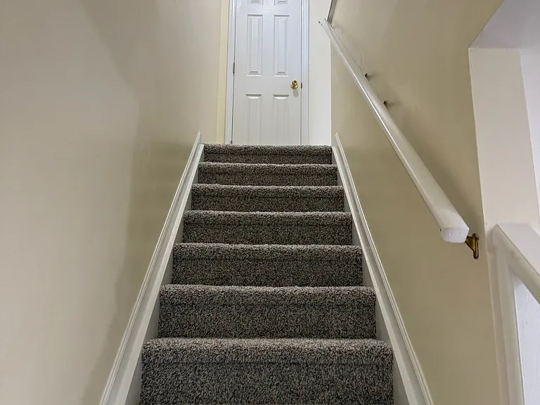 33 Cheltenham Dr — Photo 11