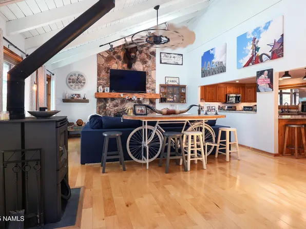 590 E Crestline Rd, Munds Park, AZ 86017