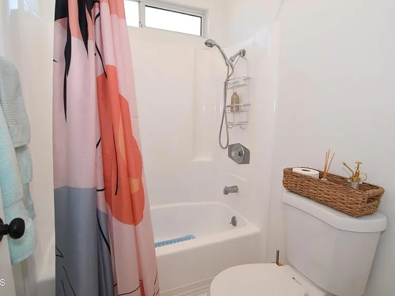 18550 Hatteras St #73 — Photo 17