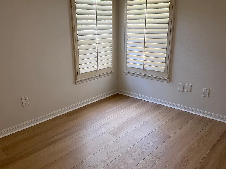 531 Melrose Ave — Photo 16