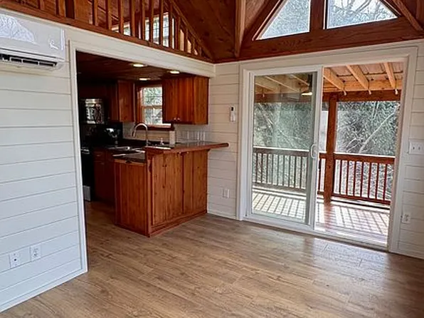 160 Hideaway Park Trl, Hendersonville, NC 28792