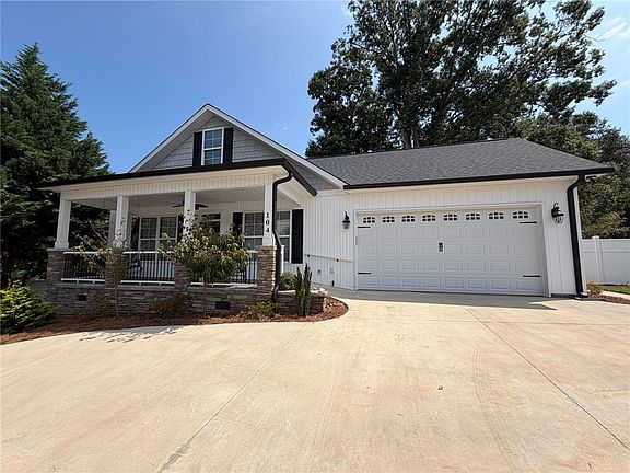 2nd image of 104 Cottage Way