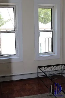 Rented by Premier Metro Realty Corp | media 2