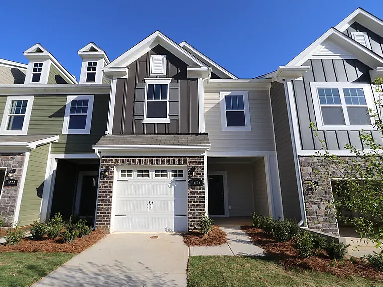 3 bed, 1688 sqft, $2,100 — Photo 4